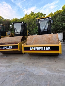 Rodillo Compactador de Carreteras Usado Caterpillar CS683 CS583 Modelo 2017 con Motor Diésel, Rodillo de Un Solo Tambor con Neumáticos y Bomba, Recién Llegado, en Venta - Product Image 3