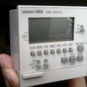 Minuteur Omron H5F-A 100 à 240 V AC 24 H 7 Jours Contrôle Automatisé - Product Image 3