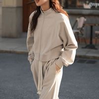 Conjunto de dos piezas casual para mujer: abrigo corto con cremallera y cuello alto, pantalones de cintura alta de pierna ancha, chándal holgado para uso diario en otoño.