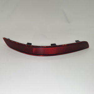 Reflector Mercedes 164 Rojo en Forma de Menisco 12V Led 5050 para Luces Laterales del Parachoques Trasero Clase GL - Product Image 2