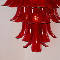 Lustre en verre soufflé rouge de style Murano, design pétale fait main, luminaire suspendu pour salle à manger, hall d'entrée et salon