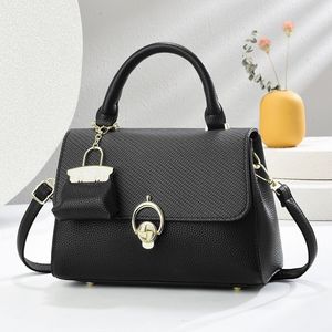 Sacs à Bandoulière <span class=keywords><strong>QAZA</strong></span> Designer+bags pour Femme, Grande Capacité, Blanc, en Cuir PU Souple, Sacs à Épaule et Travers pour Femmes - Product Image 4