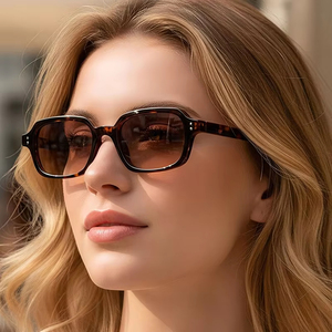 2026 Custom Logo Vintage Men <b>Small</b> <b>Frame</b> Sun Glasses UV400 Square Rivets <b>Sunglasses</b> for Women - Product Image 3