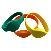 Bracelet en silicone étanche avec puce NFC passive inscriptible 13,56 MHz RFID pour accès
