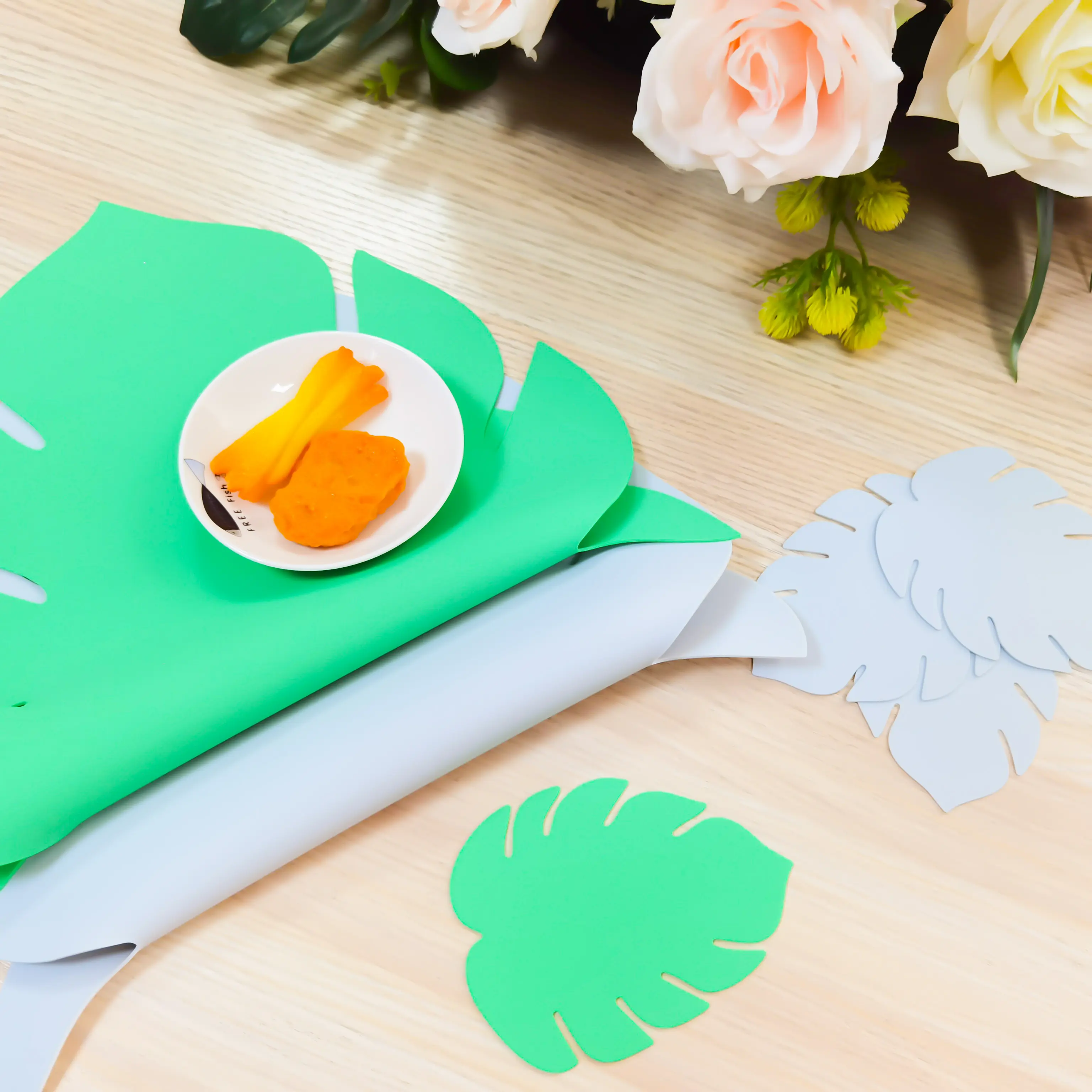 도매 플레이스매트 미끄럼 방지 잎 디자인 실리콘 플레이스매트 프리미엄 맞춤형 로고 실리콘 플레이스매트