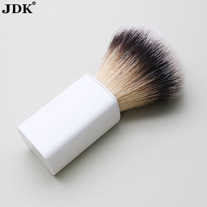 Pinceau de rasage <span class=keywords><strong>blanc</strong></span> écologique portable avec brosse de nettoyage de <span class=keywords><strong>barbe</strong></span> du fabricant de poignée acrylique - Product Image 2