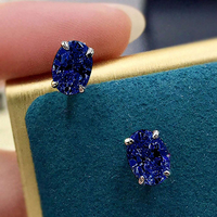 Großhandel Maßgefertigte Mehrfarbige Ovale Solitär-CZ-Ohrstecker 4-Krappen Simulierter Saphir Labor-Gezüchtete Diamant-Ohrringe für Frauen und Mädchen