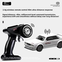 Voiture télécommandée miniature 1:43 pour bureau, véhicule de drift haute vitesse, modèle de course, ornement, jouet pour garçons, interaction lumineuse en plastique