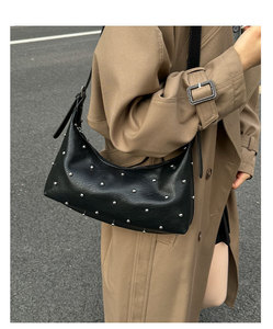 Bolso de Mano Pequeño Vintage para Mujer, Versátil y Moderno, Bolso de Hombro y Axila con Diseño Exclusivo con Tachuelas, Tipo Cubo - Product Image 5