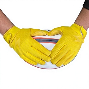 Guantes de Fútbol Americano de Alta Calidad Color Amarillo con Diseño de Panal de Abeja, Personalizables con su Propio Logotipo, Guantes de Fútbol Americano para Hombre - Product Image 1