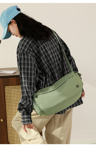 Bolsos de Hombro Modernos y Versátiles de Alta Gama para Mujer, Estilo Minimalista y Unisex - Product Image 6