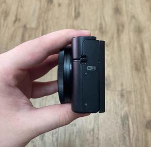 Appareil photo numérique compact Sony RX100 Mark II d'occasion, 20,2 MP, capteur 1 pouce, vidéo Full HD, bon état, prêt à être expédié - Product Image 5