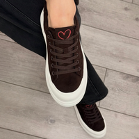 Chaussures de marche à plateforme brodées en forme de cœur de style rétro, respirantes, à semelle épaisse, confortables, absorbant les chocs, pour un usage quotidien et la rue