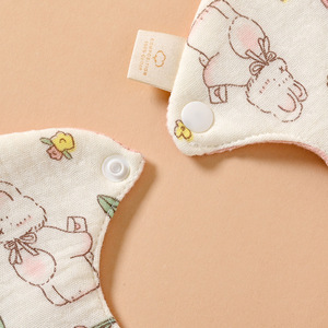 Baberos de doble cara para bebés, baberos de gasa suave de algodón puro, baberos antivómito con forma de pétalo para bebés y niños pequeños de 0 a 3 años - Product Image 4