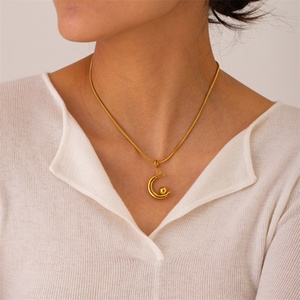 Collares Populares de Joyería Fina, Sencillos y Elegantes, con Colgante de Luna y Cuentas de Acero Inoxidable Chapado en Oro de 18k - Product Image 4