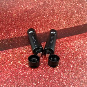 Envase de plástico negro mate para cosméticos de lujo, tubo para PolyGel con extremo abierto y tapa abatible negra mate. - Product Image 4