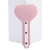 Maßgefertigtes 7-teiliges Rosa PVC-Leder Fesselset Herzförmiger Spanker Gepolsterte Handschellen Augenbinde für Paare Intimes Spiel