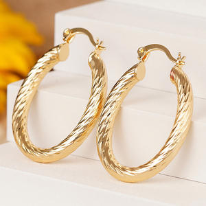 Orecchini a Cerchio Dorati E4448 Placcati in Oro 22k Classici da Donna per Uso Quotidiano - Product Image 1