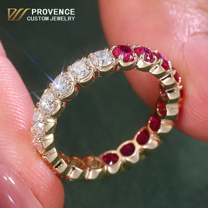 Anillo de Eternidad de Oro Real de 18k con Rubí Color Sangre de Pichón, Anillo de Eternidad Original de Dos Colores, Anillo de Boda Unisex con Diamantes Moissanite - Product Image 1