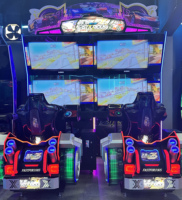 Machine de jeu de course d'arcade immersive à plusieurs écrans à 2 joueurs à monnayeur sur le thème Fast & Furious pour parcs d'attractions/salles de jeux