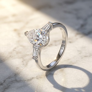 Bague de fiançailles pour femme en moissanite taille poire, en argent 925, sertie à griffes, style classique, bijou en forme de goutte d'eau - Product Image 4