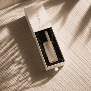 Proveedor de Fábrica, Exquisita Botella de Perfume de Vidrio Vacía con Pulverizador y Tapa Dorada de 50 ml, Tamaño Viaje - Product Image 3