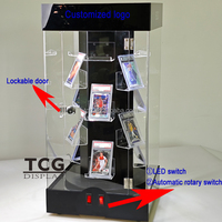 Vitrine d'exposition LED rotative en acrylique pour cartes TCG gradées, avec rangement pour cartes sportives de niveau PSA et pochettes de cartes