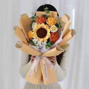 Bouquet fini en lavande, lys de la vallée et mignonnettes, crocheté à la main, cadeau pour la fête des mères - Product Image 2