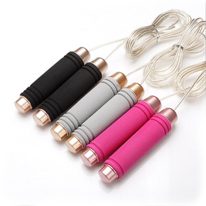 Corde à sauter professionnelle en fil d'acier 2,8 m avec poignée en PVC, équipement d'entraînement physique pour adultes et usage unisexe - Product Image 3