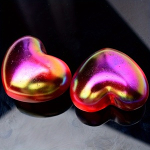 Venta al por mayor de bolas de cristal pulido rojo aura en forma de corazón, adorno decorativo de moda para sala de estar - Product Image 2