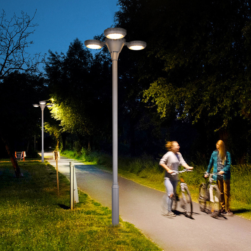Best IP65 Solar Lights for the Garden Outdoor LED Courtyard Lamp with 4-Head UFO Design DC Street Park Landscape Lighting