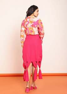Conjunto de Dos Piezas para Mujer: Top Estampado con Falda de Nudos, Diseño Elegante, Estilo Moderno y Cómodo - Product Image 6