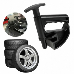 Abrazadera Universal Negra para Desmontar Neumáticos y Llantas, Accesorio para Taller y Garaje - Product Image 5
