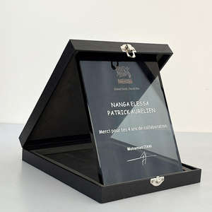 صندوق خشبي أسود قابل للطي مع نقش مخصص، لوحة تذكارية أو جائزة من الكريستال الأسود - Product Image 3