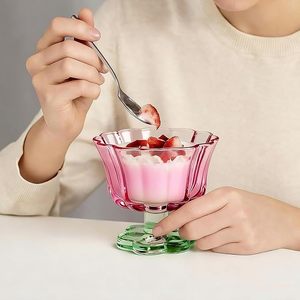 Tazones de Postre de Vidrio de 8 oz con Base Pesada, Contraste de Color Cereza y Menta, Ideales para Helados, Sundaes y Bocadillos - Product Image 2
