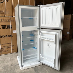 Réfrigérateur compact à double porte de 156 L, congélateur en haut, réfrigérateur en bas - Product Image 6