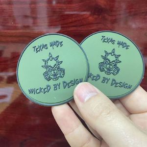 Patch de chapeau de golf personnalisé en PVC souple 3D, motif cœur et fleur, dentelle gaufrée, thermocollant, perforé, en caoutchouc - Product Image 1