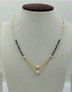 Elegante Collar Mangalsutra con Cuentas Doradas y Negras, con Colgante de Doble Cadena, Joyería Nupcial Tradicional India - Product Image 1