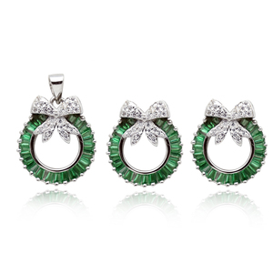 <span class=keywords><strong>Set</strong></span> di Gioielli Trendy in Argento Sterling S925 Placcato Rodio con Orecchini a Perno e Ciondolo a Forma di Ghirlanda Natalizia con Smeraldo Verde Baguette - Product Image 1