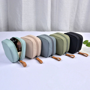 Mới Xách Tay Vệ Sinh Pad Lưu Trữ Túi Đa Chức Năng Cầm Tay Mini Trang Điểm Túi Phụ Nữ 'Miệng Phong Bì Màu Đỏ - Product Image 2