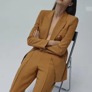 2022 yüksek kaliteli iş elbisesi ve smokin kadın iki parçalı Blazer ve pantolon seti takım elbise