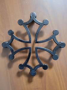 Antike französische runde Occitane Cross Trivet aus Gusseisen für Tisch matten durchmesser 20cm Farm house Decor - Product Image 3