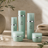 Bouteilles et pots cosmétiques de luxe en verre givré vert avec impression de logo personnalisé, diffuseurs de parfum, 130 ml, 100 ml, 40 ml, 50 g, 30 g