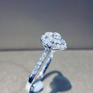 Bague de fiançailles pour femme en or blanc naturel avec diamant taille cœur F1573, diamant central couleur G et pierres latérales - Product Image 4