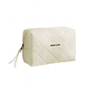 Nouvelle Pochette de Maquillage de Voyage en Polyester Imprimé Personnalisé Luxe et Doux 2024, Sac Cosmétique Imperméable, Cadeau - Product Image 1
