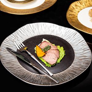 <span class=keywords><strong>Elegante</strong></span> y lujoso plato de cerámica chapado en oro para aperitivos, ensaladas, postres, pastas y pastas para hotel, restaurante o comedor, Platos y platos - Product Image 5