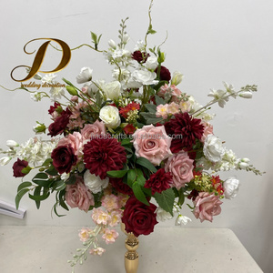 Composizione Floreale Artificiale Bordeaux e Rosa Pallido, Centrotavola per Matrimoni, Decorazione con Sfera di Fiori - Product Image 1