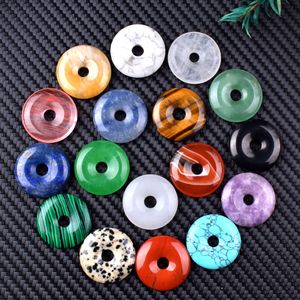 Colgante de Donut de Ágata de Cristal Blanco de 25mm con Hebilla Étnica de la Paz de Piedra Natural, Accesorios de Joyería DIY de Hierro para Pulseras y Adornos para Coche - Product Image 1