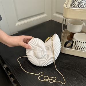 マットコンク財布ノベルティアクリルシェルバッグチェーンショルダーハンドバッグチェーン財布ファッション女性用イブニングバッグパーティークラッチ財布 - Product Image 1