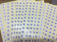 Étiquettes adhésives rondes personnalisées en rouleau pour vêtements d'enfants et d'adultes – Vente chaude usine